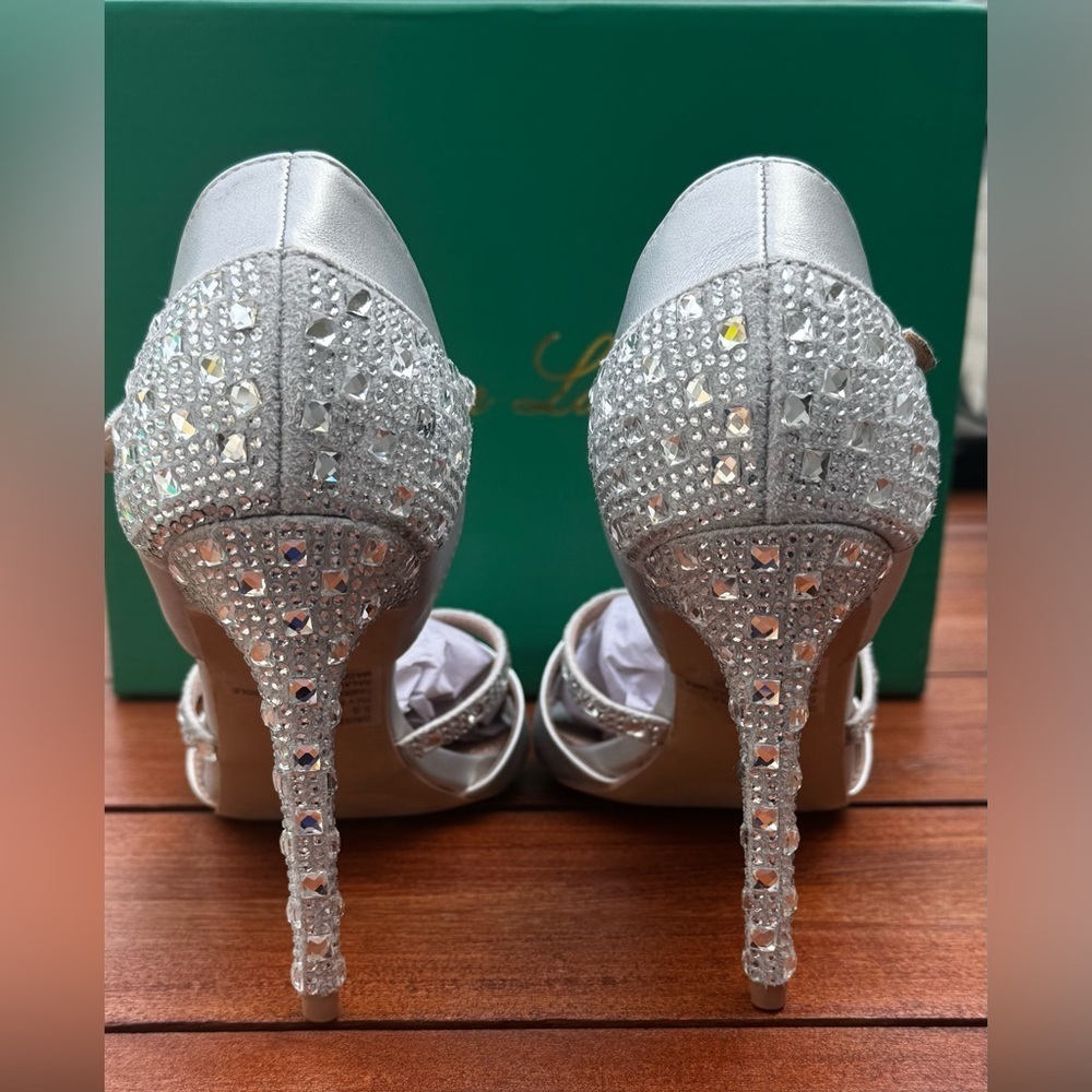 Lauren Lorraine Daisy Rhinestone Embellished Silver Strappy Heels Size 5.5, NIB - Picture 3 of 10